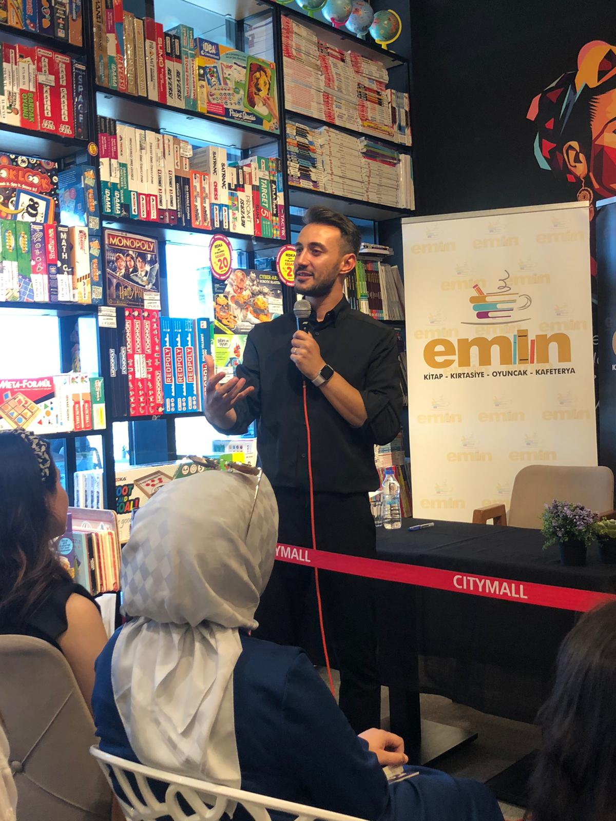 İhsan Kartoğlu Samsun’da Okurlarıyla Buluştu.